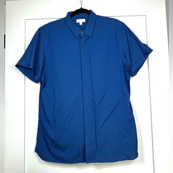 Calvin Klein Short Sleeve Button Down Shirt With Hidden Buttons Size Large - Picture 1 of 6